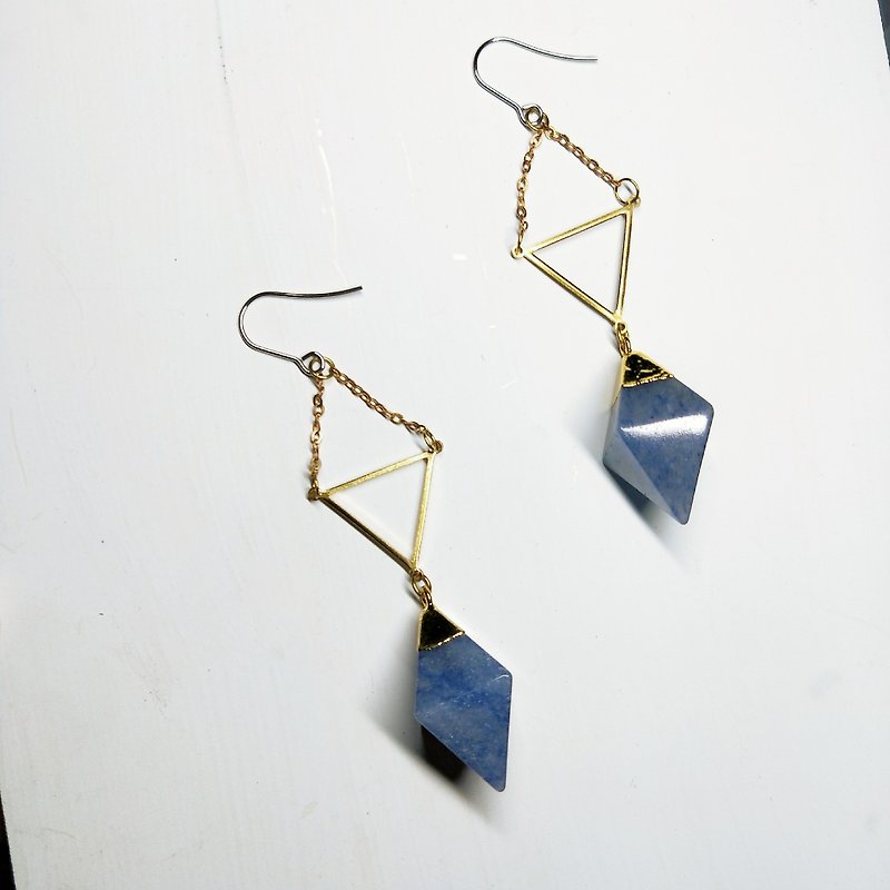 Half's half/half-shadow earrings-blue/natural stone/ear clip - Earrings & Clip-ons - Copper & Brass Blue