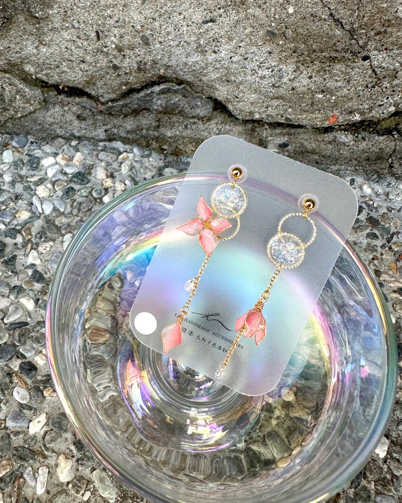 耳針x耳夾水晶花_夢境日(粉色)_光點飾品 - 耳環/耳夾/耳骨夾 - 樹脂 粉紅色