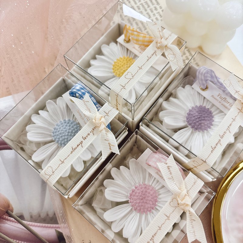[Wedding Souvenirs] Little Daisy Diffusing Stone Fragrance Pendant - Customized for Birthdays, Corporate Gifts, and Valentine's Day - Fragrances - Other Materials Multicolor