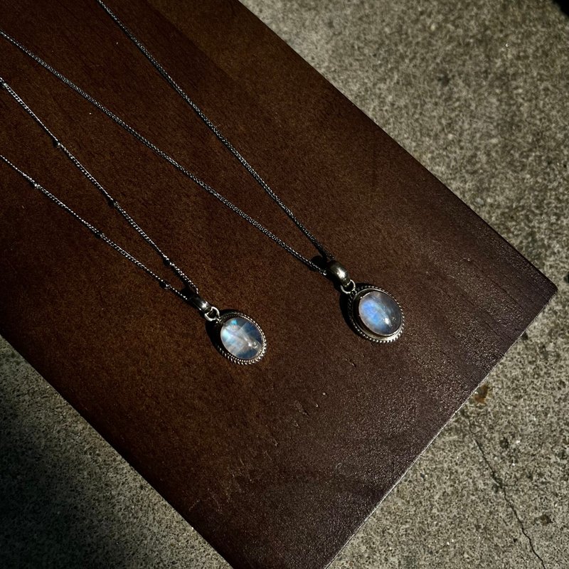 Xiyingyao 925 Silver moonstone natural stone necklace clavicle chain necklace ethnic style retro hippie - สร้อยคอ - คริสตัล สีเงิน