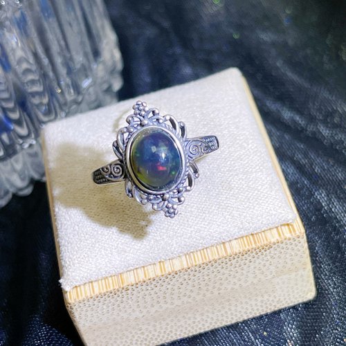 ライトラグジュアリージュエリー - クラシックブラックオパールリング