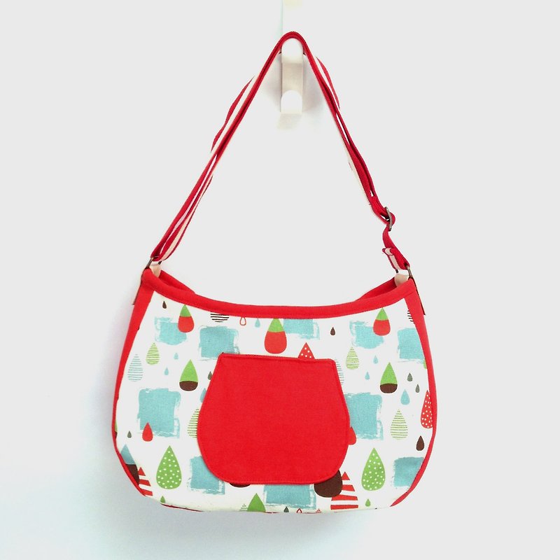 “Raindrops in summer afternoon”shoulder bag/crossbody bag simple canvas happy red - กระเป๋าแมสเซนเจอร์ - ผ้าฝ้าย/ผ้าลินิน สีแดง