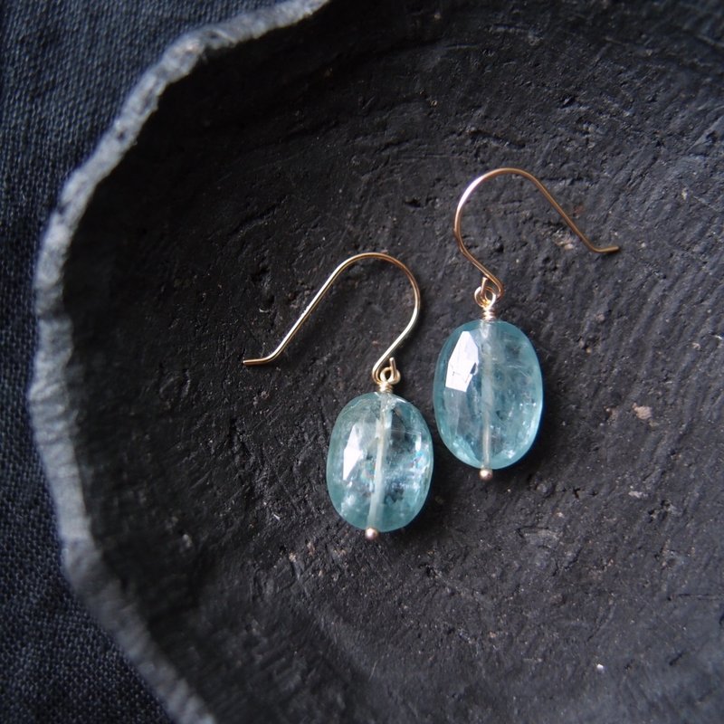 【K10YG】Sky Blue Kyanite スカイブルーカイヤナイト フックピアス　Oval - 耳環/耳夾/耳骨夾 - 寶石 金色