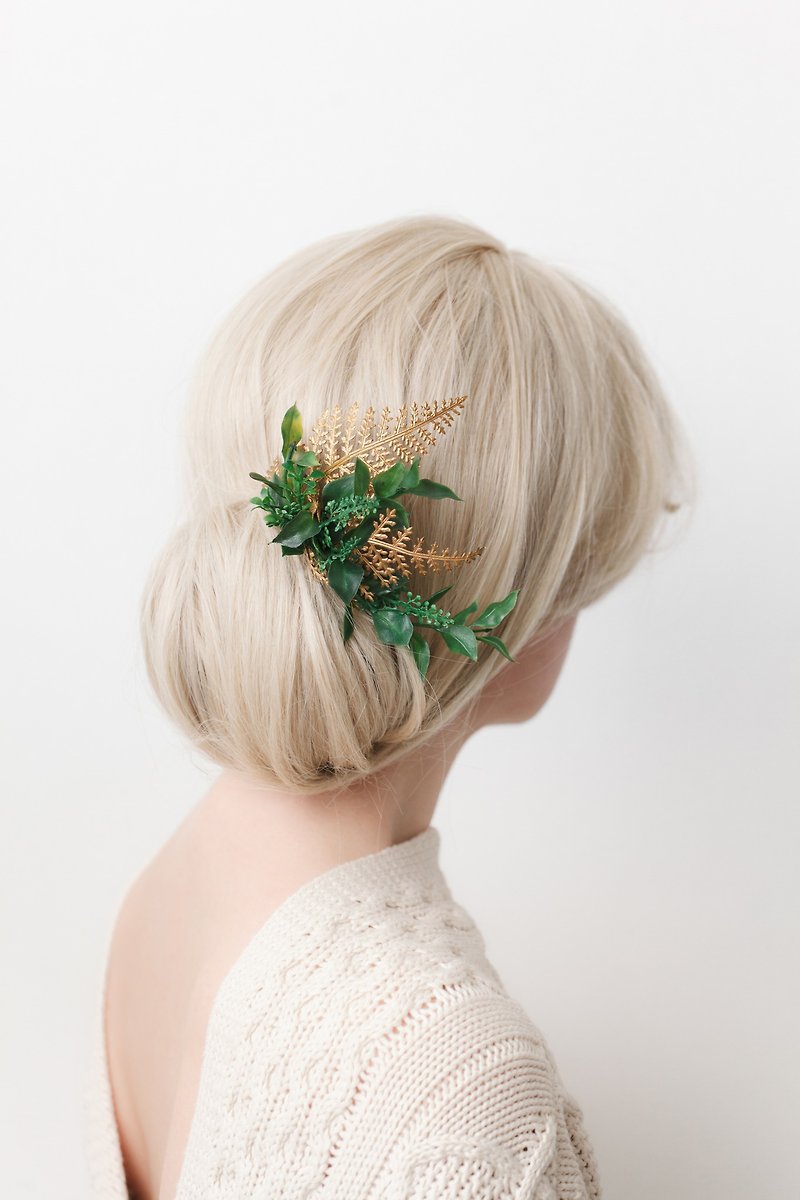 Emerald leaf and gold fern floral comb for bride with greenery hair pin - 髮飾 - 植物．花 綠色