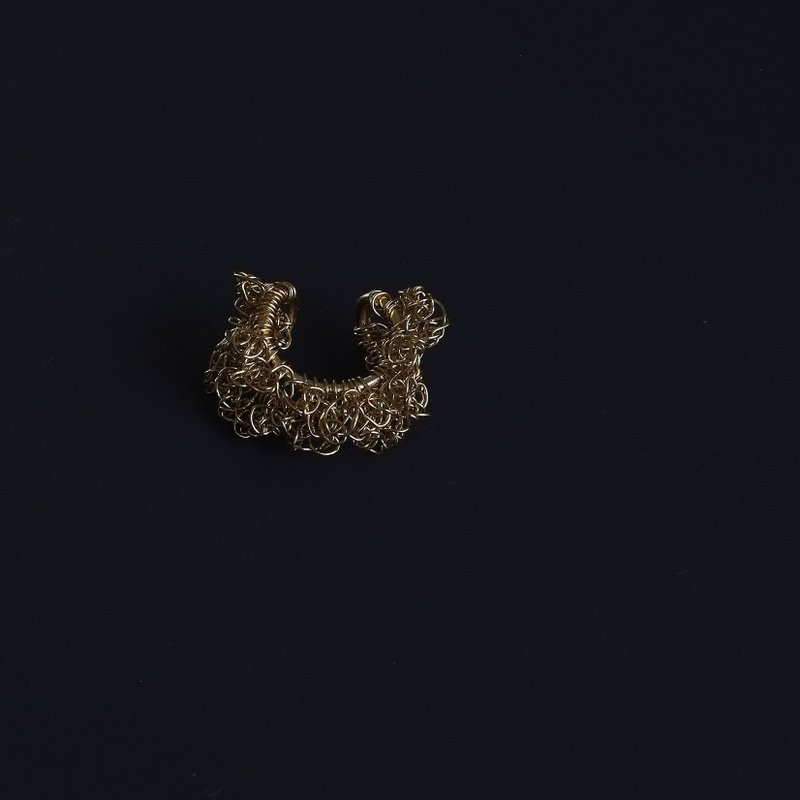 Moja Ear-Cuff - 耳環/耳夾/耳骨夾 - 其他金屬 金色
