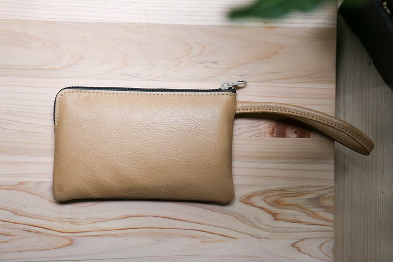 "Play skin girl" camel _ hand bag - Clutch Bags - Genuine Leather Khaki