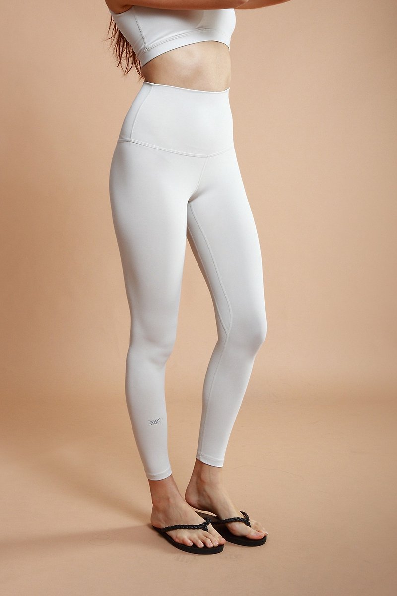 No slidingdown classic highwaisted leggings 26inch @breathm-Sand white - กางเกงวอร์มผู้หญิง - เส้นใยสังเคราะห์ ขาว