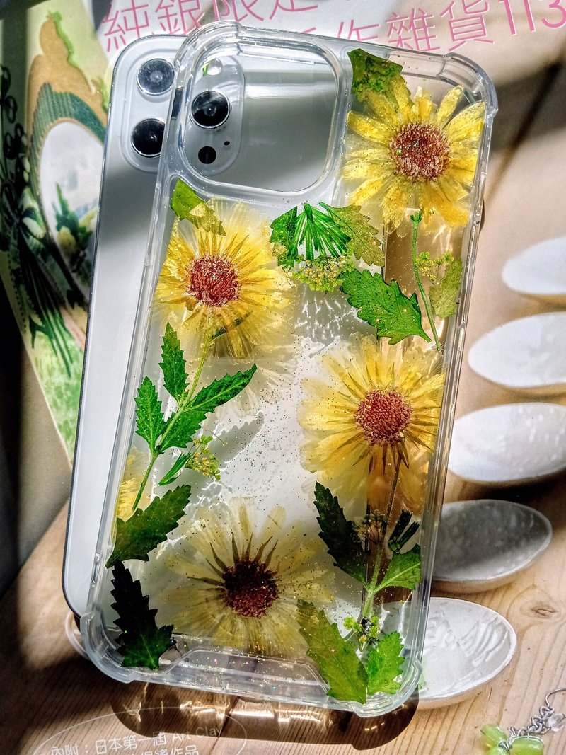 手作押花手機保護殼 | iPhone 13 Pro Max | 盛開的花朵 - 手機殼/手機套 - 塑膠 多色