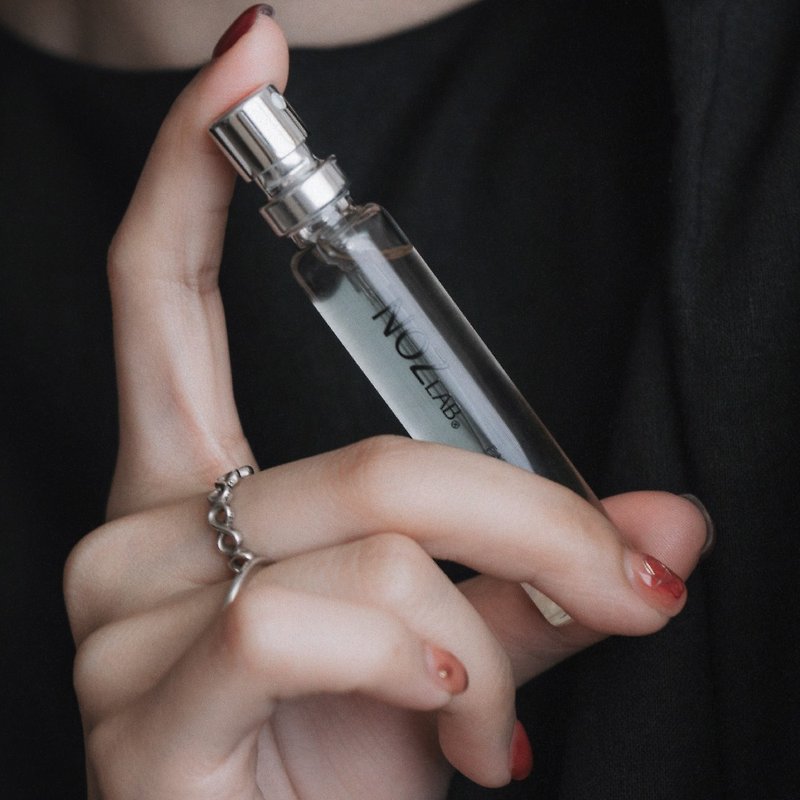 [NOZ LAB. 韓国ポケット香水] 世界的に有名なフレグランス | 1つ選択 | オードトワレ 10ml - 香水 - エッセンシャルオイル ホワイト