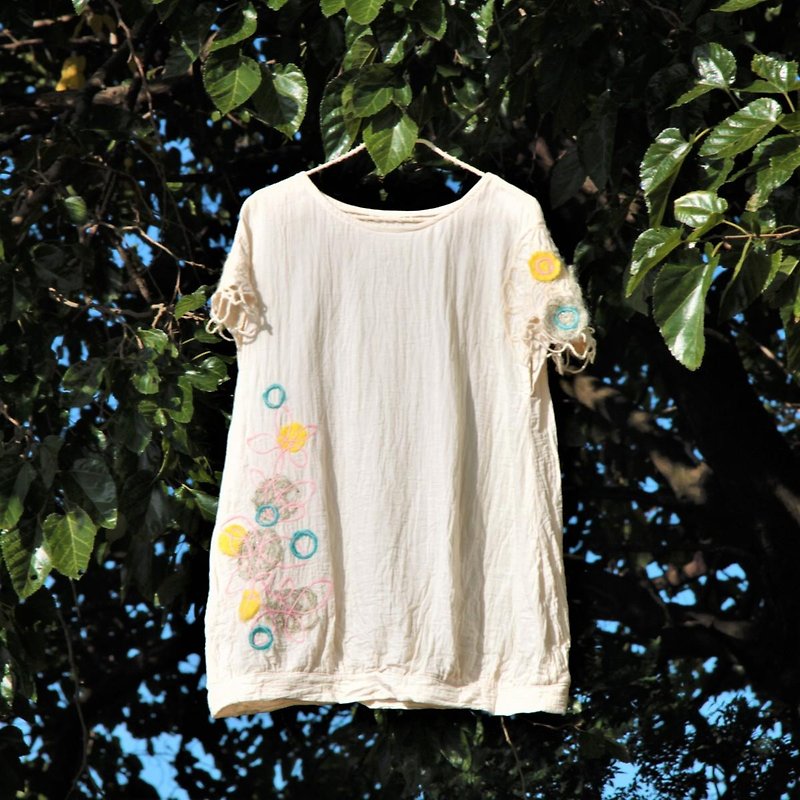 初秋の草花ゆったりチュニック - 女裝 上衣 - 棉．麻 白色