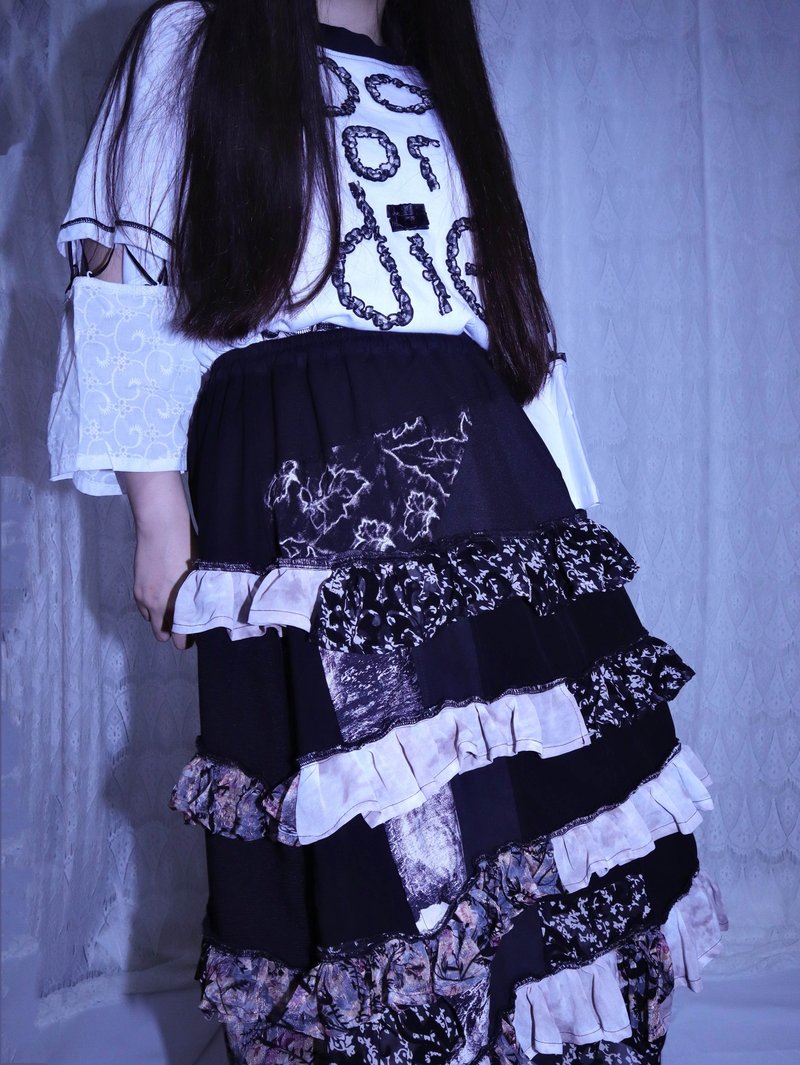 荷葉邊圍繞設計裙6002MEIKEIIN handmade - 裙子/長裙 - 其他材質 黑色