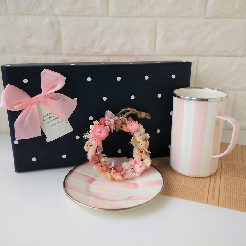 糖果粉條紋杯盤組乾燥花圈禮盒 - 乾燥花/永生花 - 琺瑯 粉紅色
