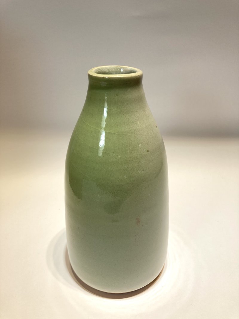 素雅翠綠中型花器 - 花瓶/花器 - 陶 綠色