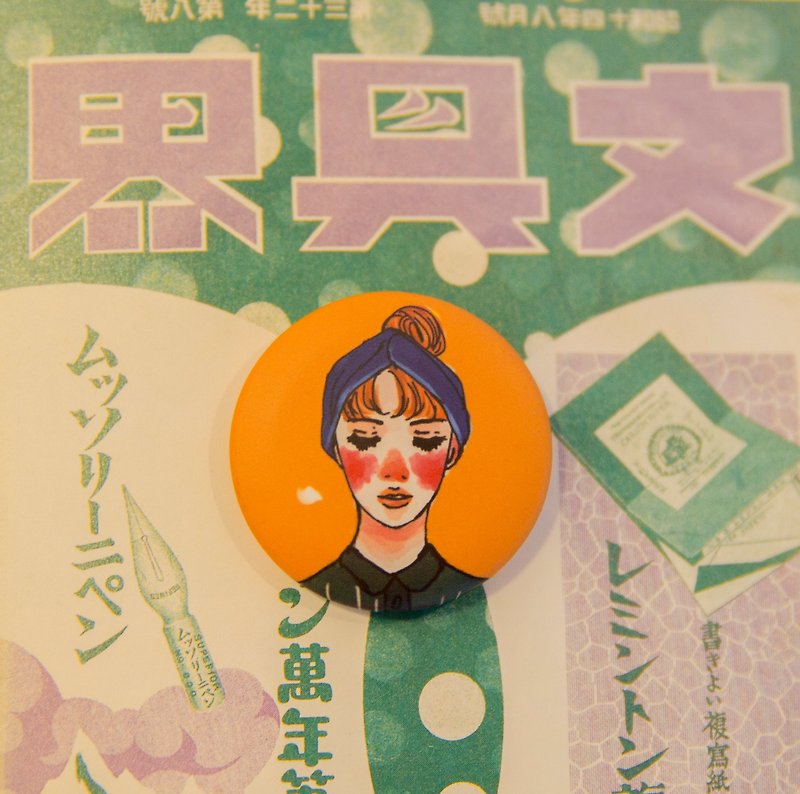 Hair Band Girl Button - เข็มกลัด - พลาสติก สีส้ม