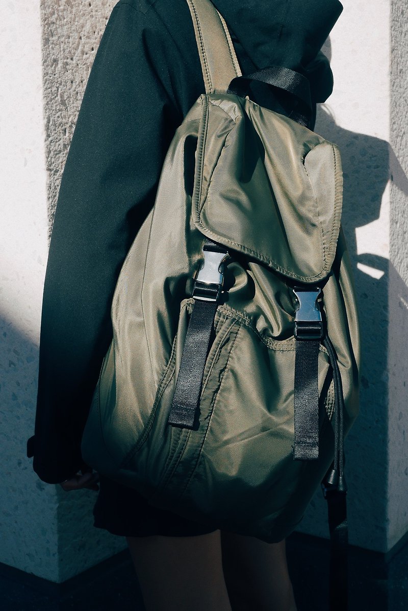 Peter Peter 戶外簡約雙扣索繩-背包-軍綠色 - 後背包/書包 - 防水材質 綠色
