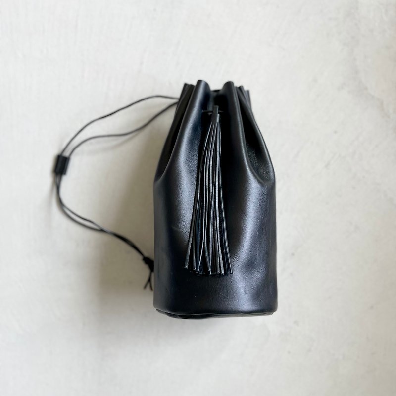 [New in 2023] 3-way drawstring bag with kip leather tassel [black] - Messenger Bags & Sling Bags - Genuine Leather Black
