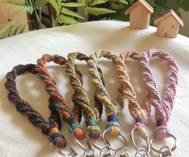 スメイの手作り。マクラメ編みツートンカラースパイラルリング