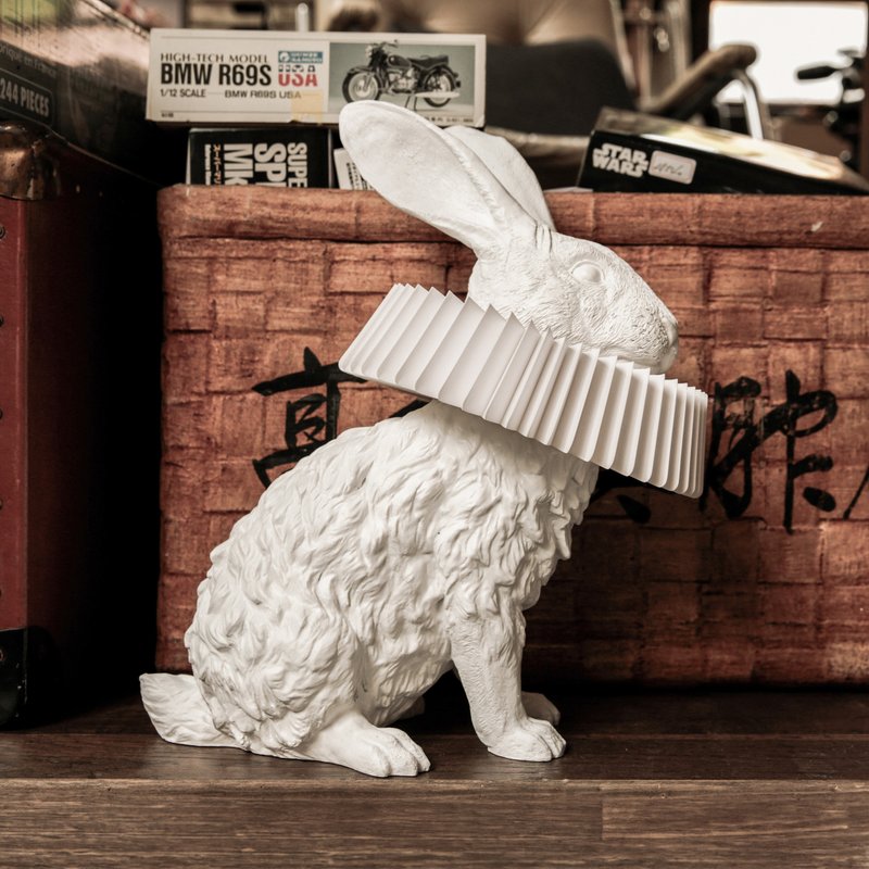 haoshi good design rabbit lamp - sitting position - โคมไฟ - เรซิน 