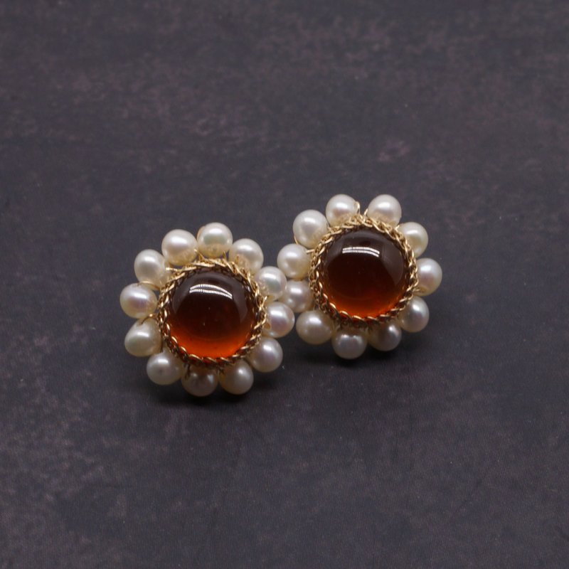 Vintage Garnet Pearl Gold Stud Earrings garnet birthstone garnet pearl jewelry - Earrings & Clip-ons - Gemstone Red