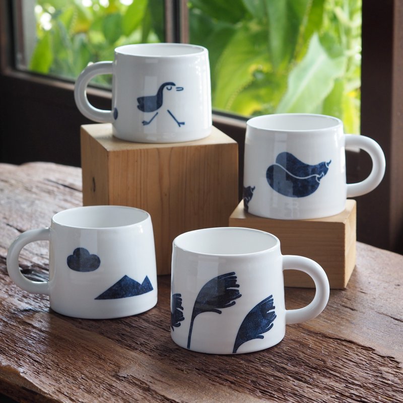 [Blue and White Yamagata Cup] 320ml coffee cup in various styles - แก้วมัค/แก้วกาแฟ - เครื่องลายคราม ขาว