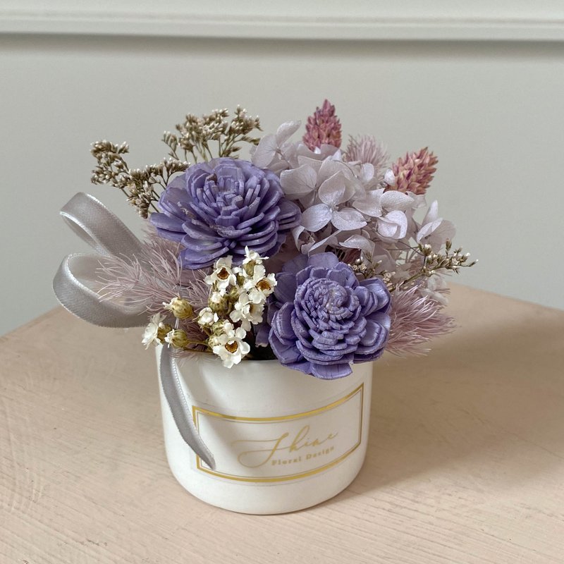 Lavender Purple Everlasting Incense Potted Flower (White) - ช่อดอกไม้แห้ง - พืช/ดอกไม้ สีม่วง