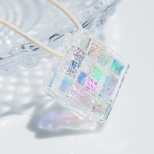 Happy Glass Caprice 【Premium】光る幸せガラス(オーロラしあわせ)ネックレス 【受注制作】