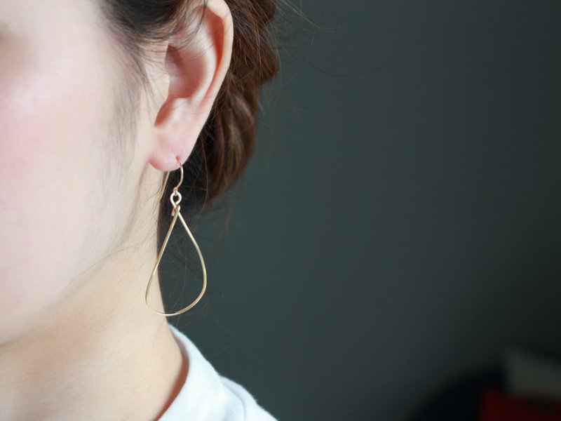 14kgf- simple drop arrangements pierced earrings - 耳環/耳夾/耳骨夾 - 其他金屬 金色
