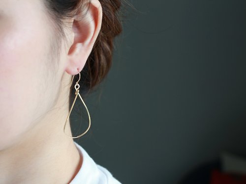A.N 14kgf- simple drop arrangements pierced earrings
