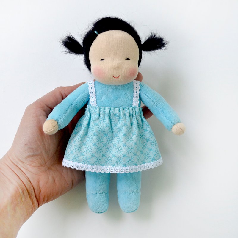 Waldorf doll pocket doll 7 inch (18 cm) tall. - ของเล่นเด็ก - วัสดุอีโค สีน้ำเงิน