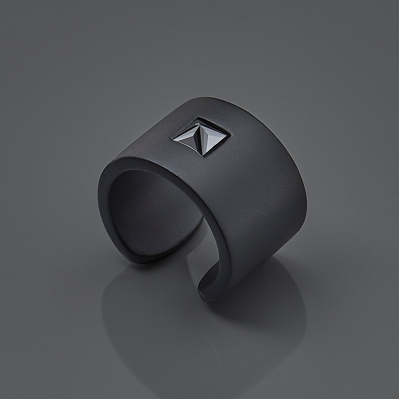 Simple diamond ring - แหวนทั่วไป - โลหะ สีดำ