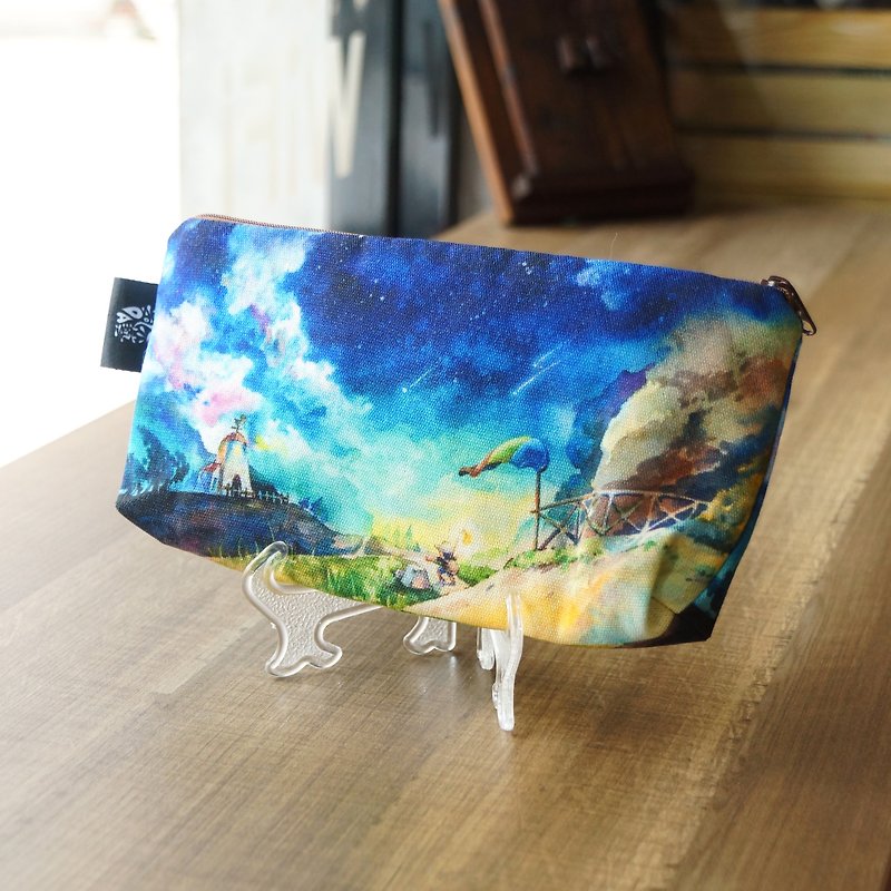 Watercolor illustrator pencil bag / cosmetic bag <catch star child - Toiletry Bags & Pouches - Other Materials Blue