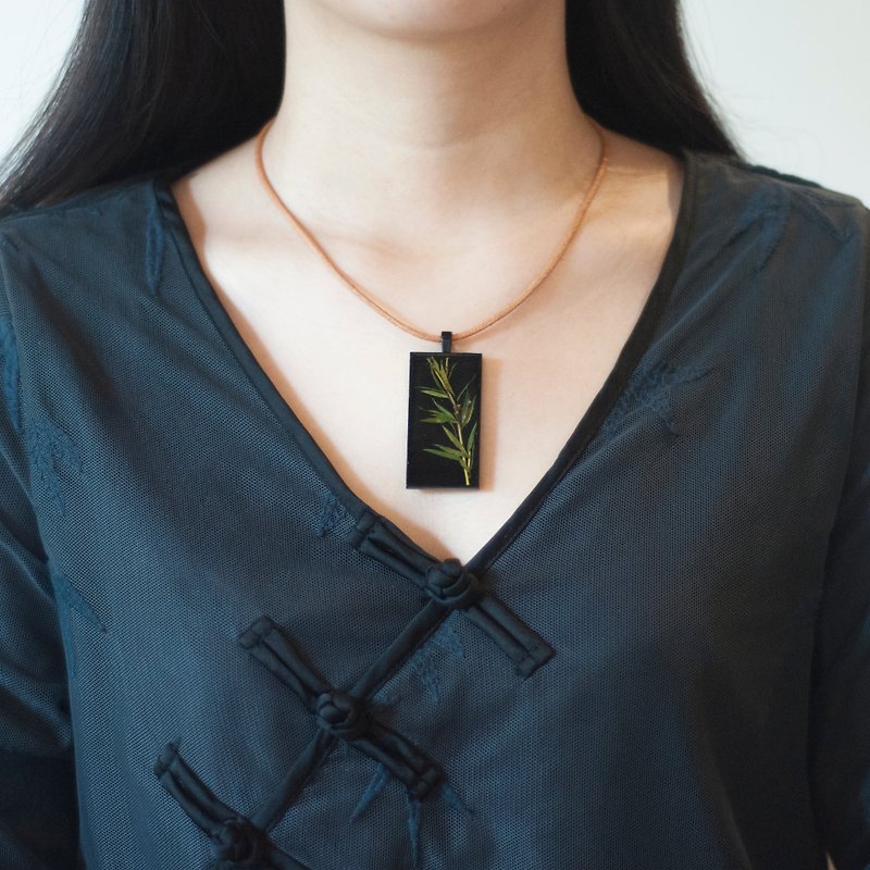 Bamboo imitation enamel _ _ _ black and green resin pendant necklace _ + _ bird with 3mm unbleached kraft chain - Necklaces - Other Metals 
