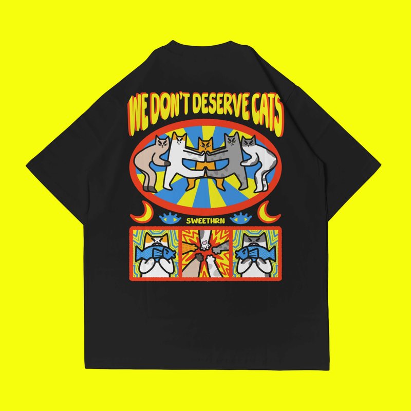 We Don't Deserve Cats Funny Cat Illustration Oversized T-Shirt - เสื้อยืดผู้หญิง - วัสดุอื่นๆ สีดำ