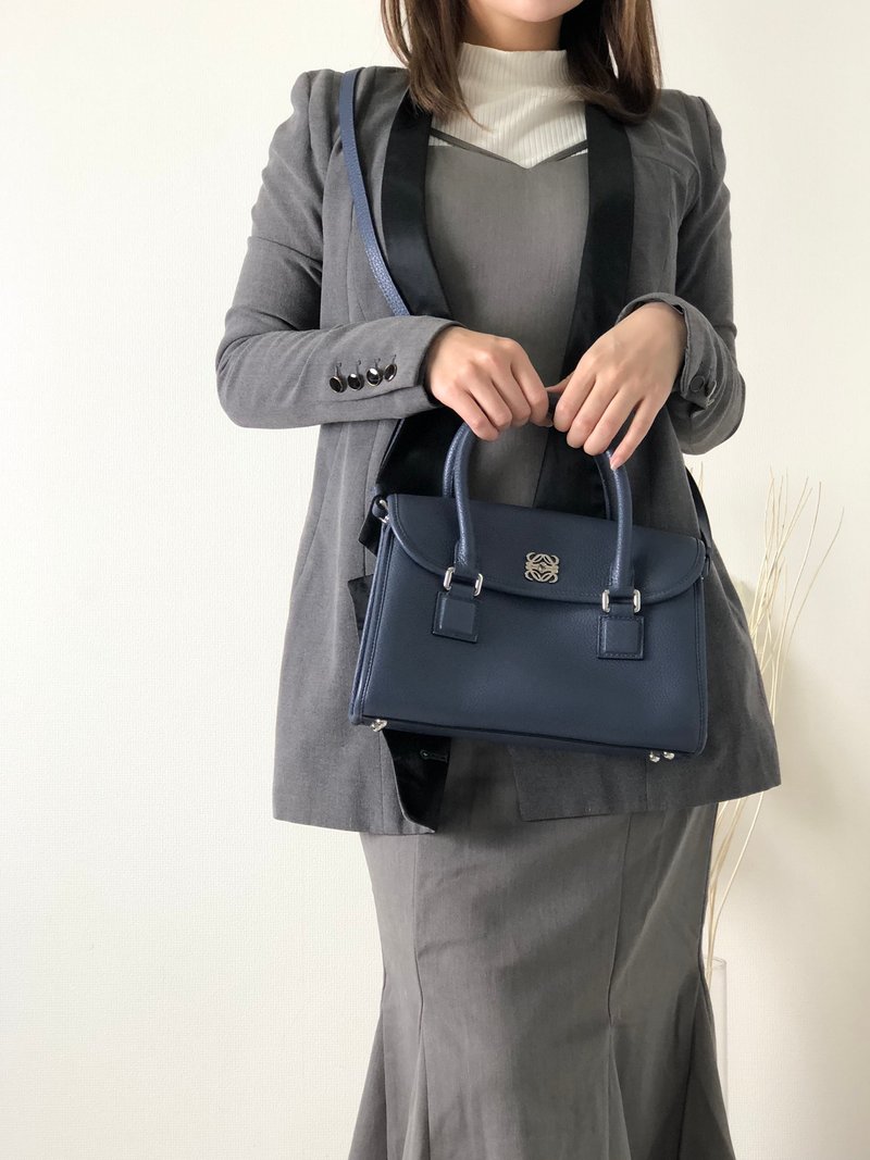 【 日本直送　名牌中古包 】LOEWE ロエベ アナグラム アラモ 28 レザー ミニボストン ハンドバッグ 2WAY ショルダーバッグ ネイビー nwunu6 - 側背包/斜背包 - 真皮 藍色