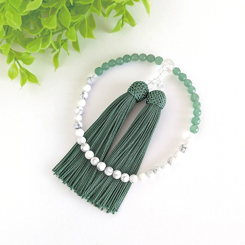 [For women/main ball 6mm] Howlite and 64-sided cut natural stone prayer beads/Informal rosary/Togusa tuft - Bracelets - Semi-Precious Stones Green