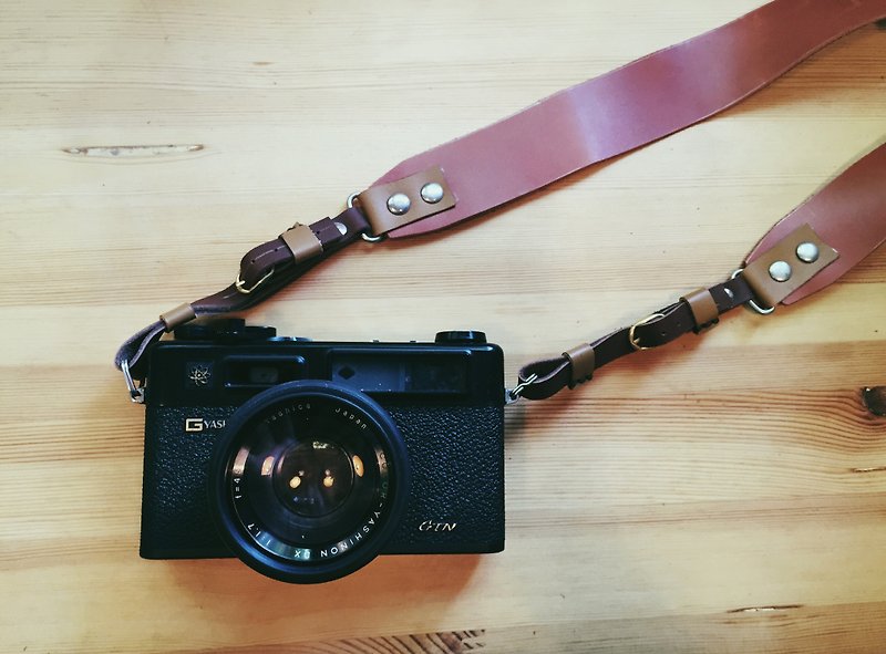 Hand-made leather ─ leather camera back bag. (Lanyard, backpack, back strap, camera strap, camera bag) - กล้อง - หนังแท้ สีนำ้ตาล