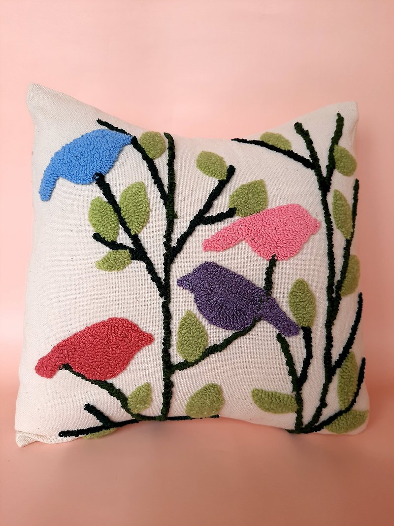 棉．麻 枕頭/抱枕 多色 - 可爱的枕头套上有鸟儿栖息在树枝上