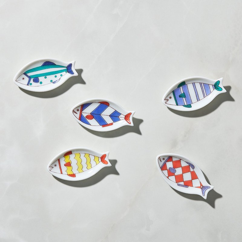 Nippon Haru Kutani Yaki-Fish Bean Dish Chopstick Holder (5 entries) - Plates & Trays - Porcelain White