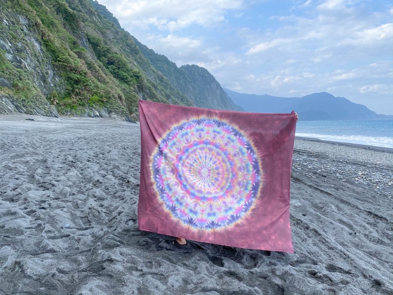 Crimson Diamand Tie dye shibori Mandala tapestry Shop Fleacise Wall