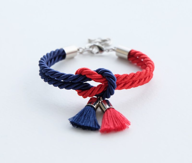 Navy blue / red knot bracelet with tassels - สร้อยข้อมือ - เส้นใยสังเคราะห์ สีแดง