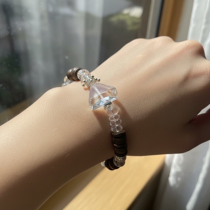 棋楠沉香水晶設計手鍊款  折光沉息 - 手鍊/手環 - 水晶 白色
