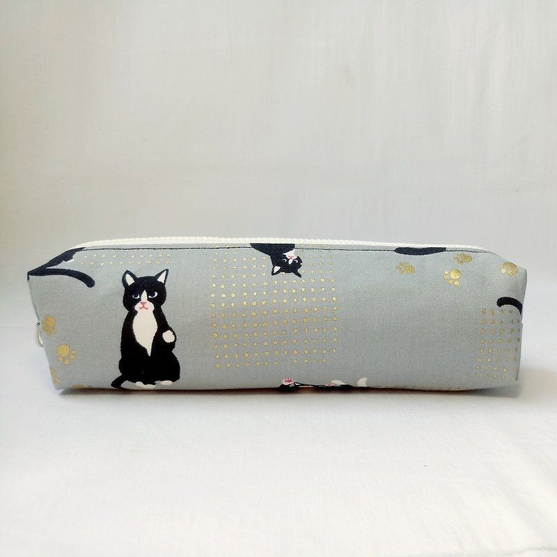 [foot print cat] pencil bag zipper bag - Pencil Cases - Cotton & Hemp Gray