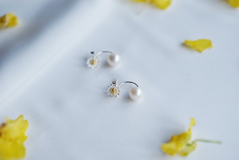 仲夏之夢 盛開的雛菊 - 925純銀珍珠兩用耳環