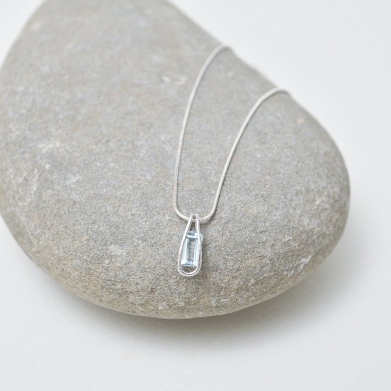 簡單系列-方形刻面海水藍寶‧純銀墜‧純銀鍊項鍊 - 項鍊 - 純銀 藍色