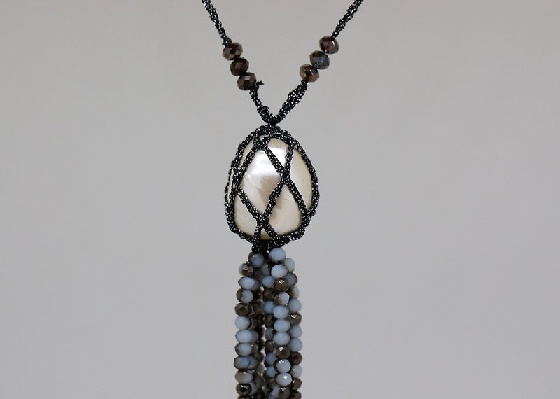 手鈎金属線珍珠項錬 ( Hand crocheted pearl necklaces ) - 項鍊 - 其他材質 灰色