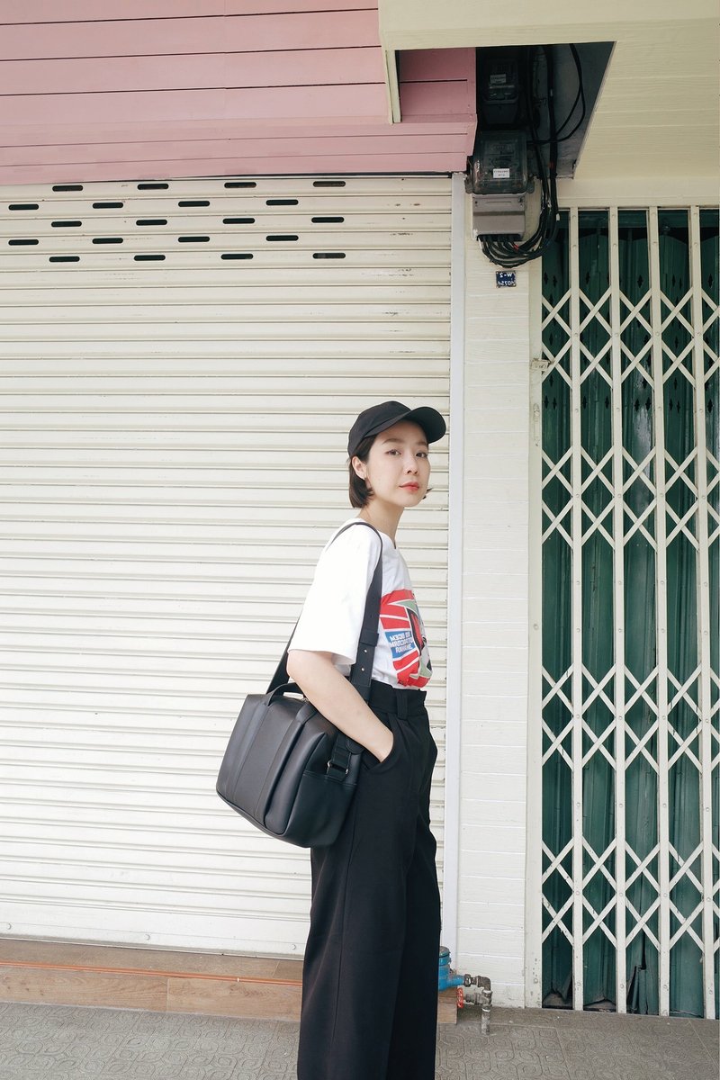 斜挎包  Whiteoakfactory Cubie shoulder bag - Black - 側背包/斜背包 - 人造皮革 黑色