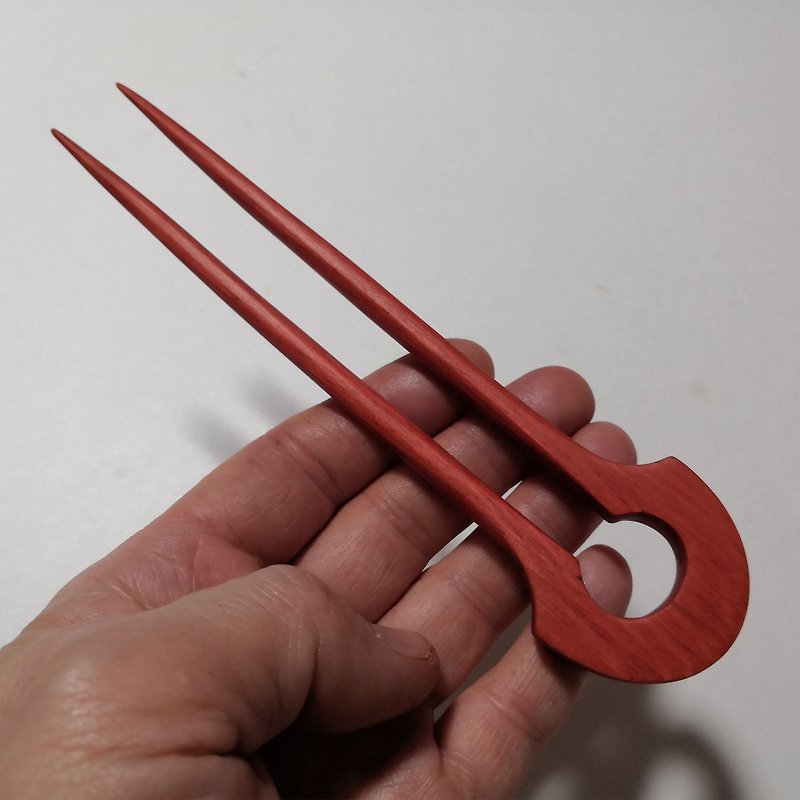 Red hair clip. Carved wooden hair fork. - 髮夾/髮飾 - 木頭 紅色