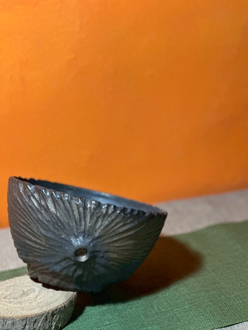 墨金 風痕盆器 02   16.5cm黑陶盆 植栽用花盆 手工刻紋 - 盆栽/植栽 - 陶 黑色