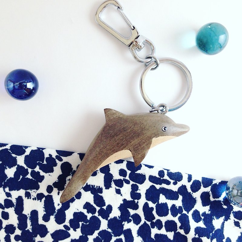 [Ocean Series x Dolphin] Handmade Wooden Keychain/Pendant - ที่ห้อยกุญแจ - ไม้ สีเทา