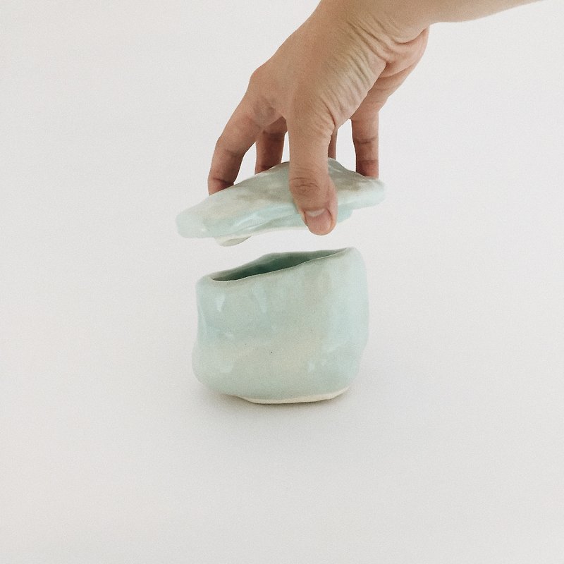 捧在手中 - 花瓶/陶器 - 陶 藍色